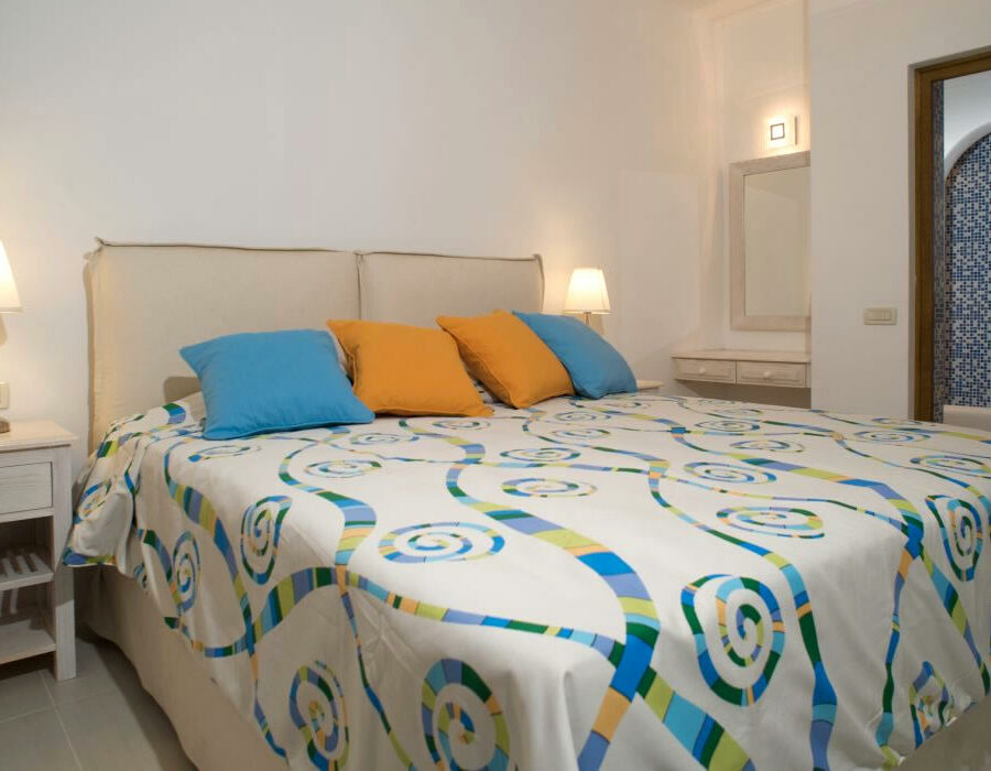 Levantes-bedroom-anema-residence