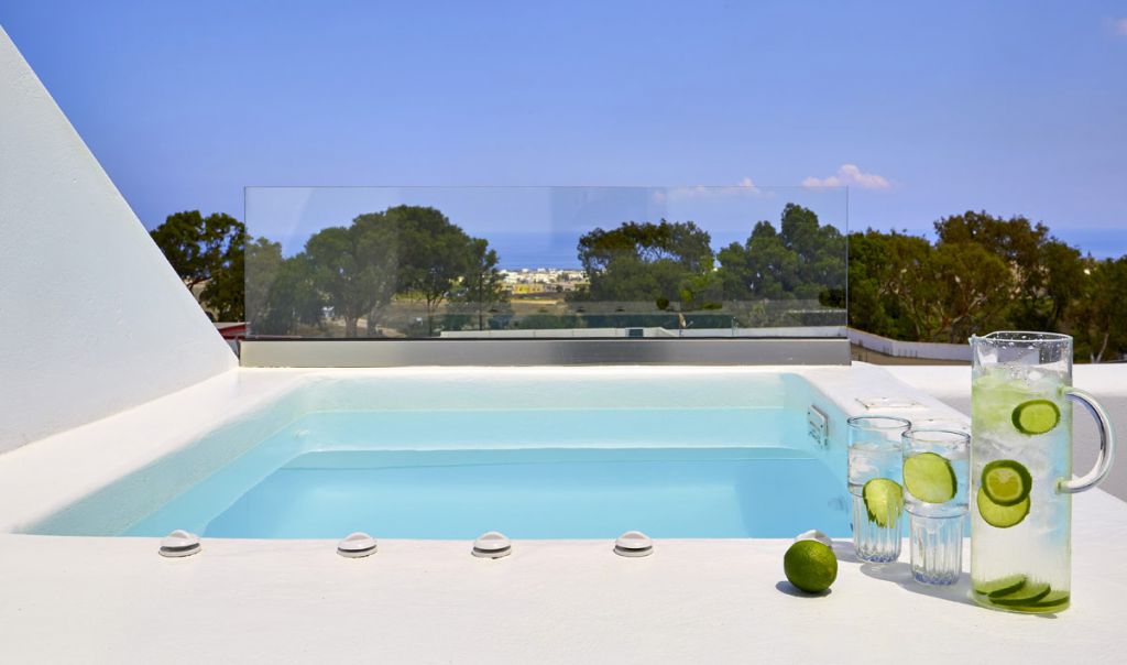 suite private pool santorini