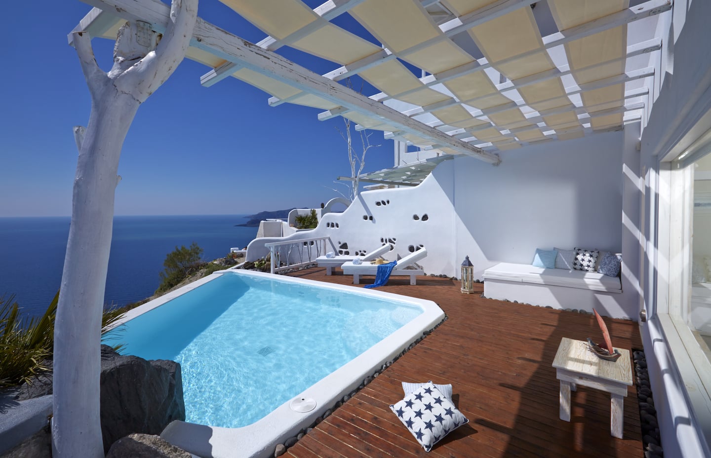 santorini luxury suites