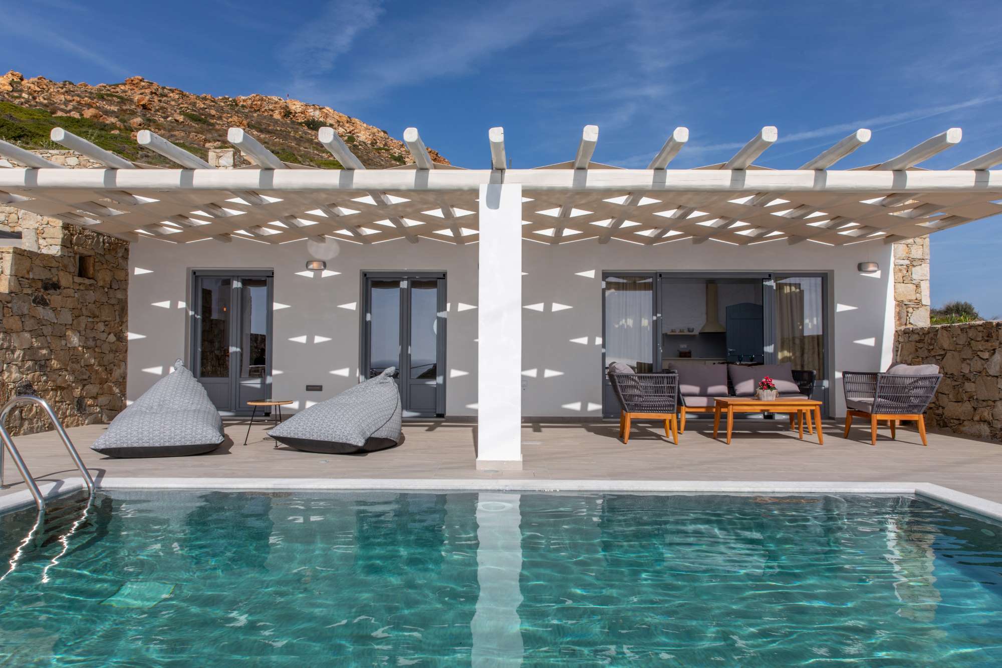 luxury naxos villas