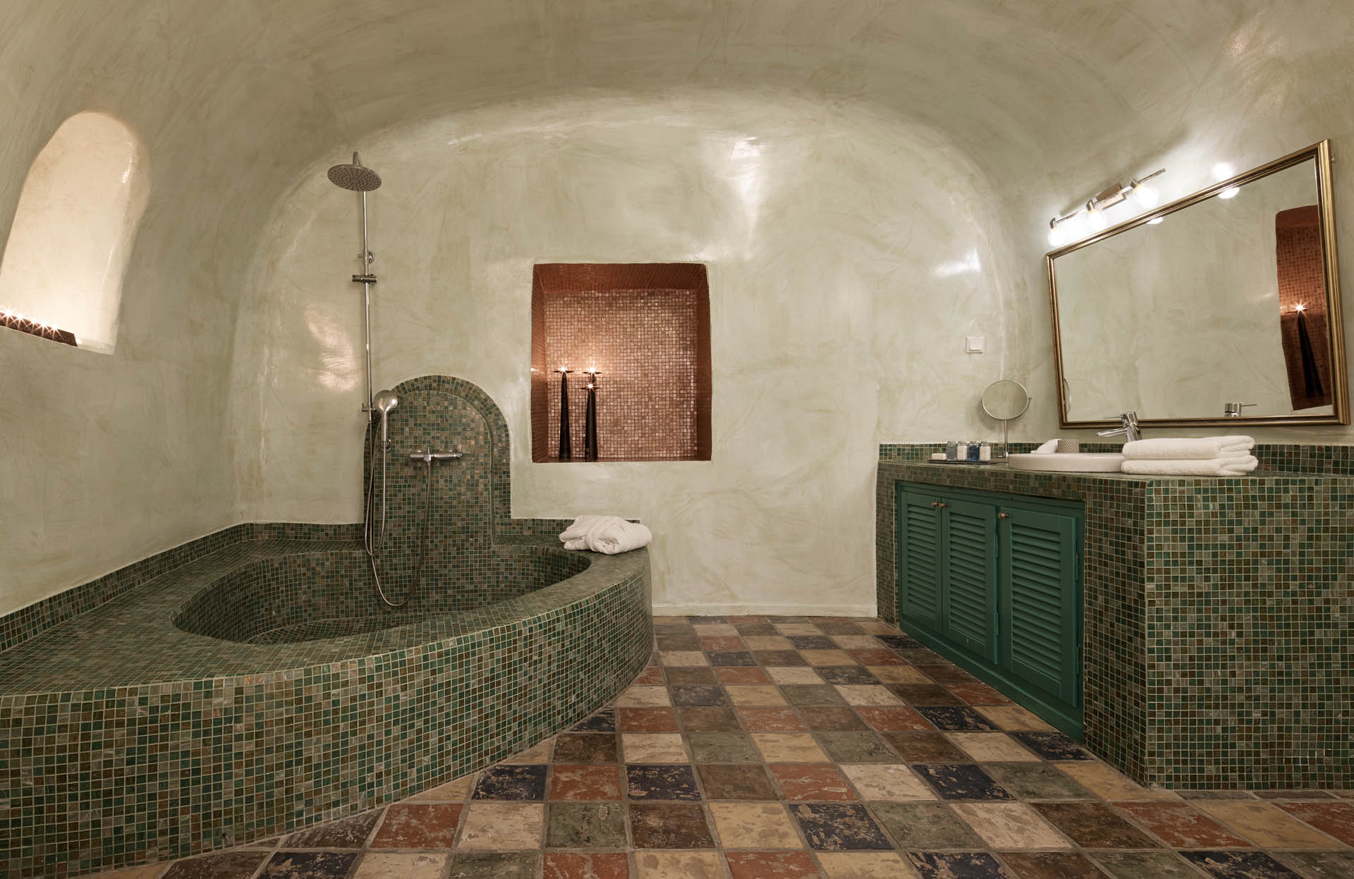 santorini luxury suites jacuzzi