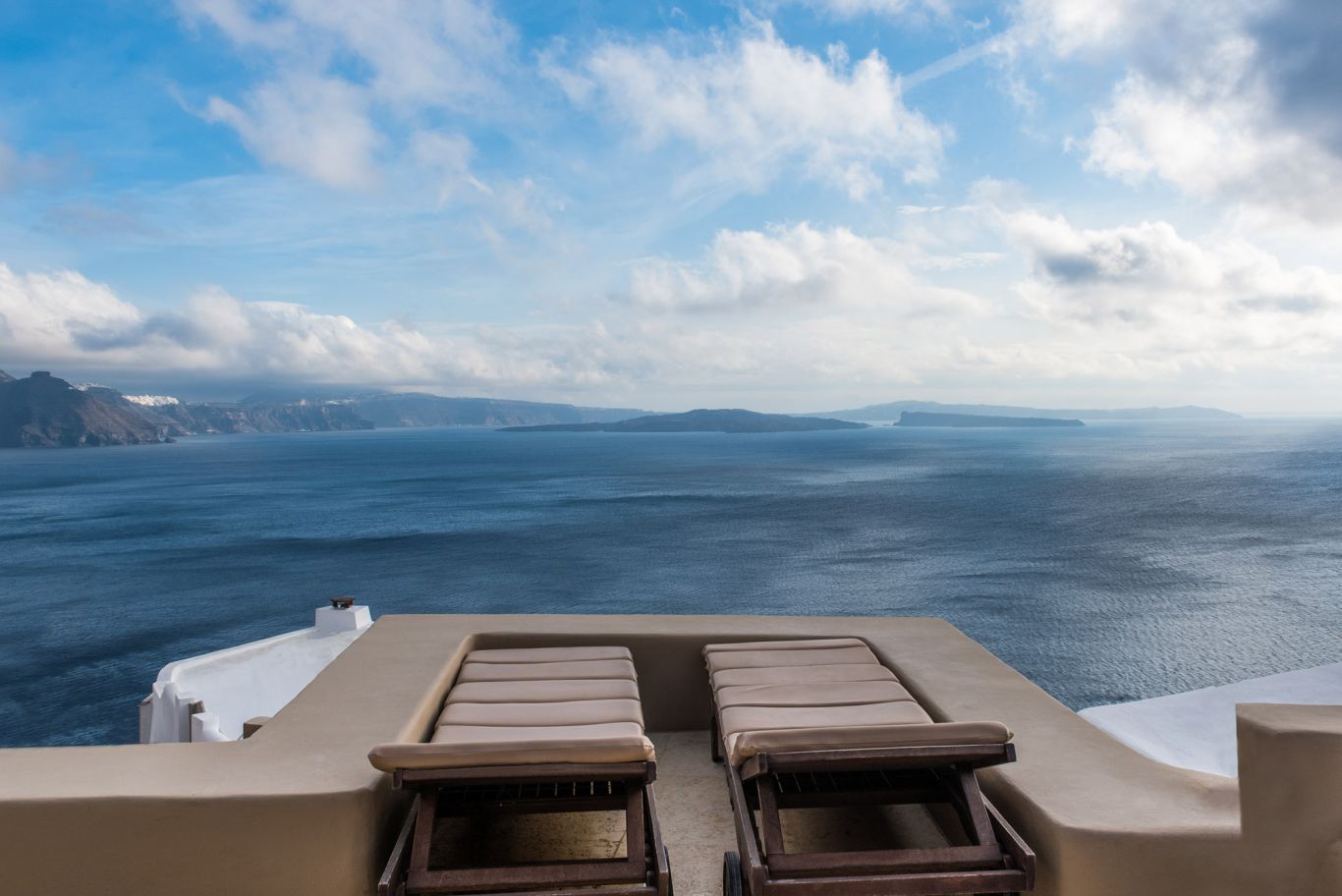 oia suites caldera views