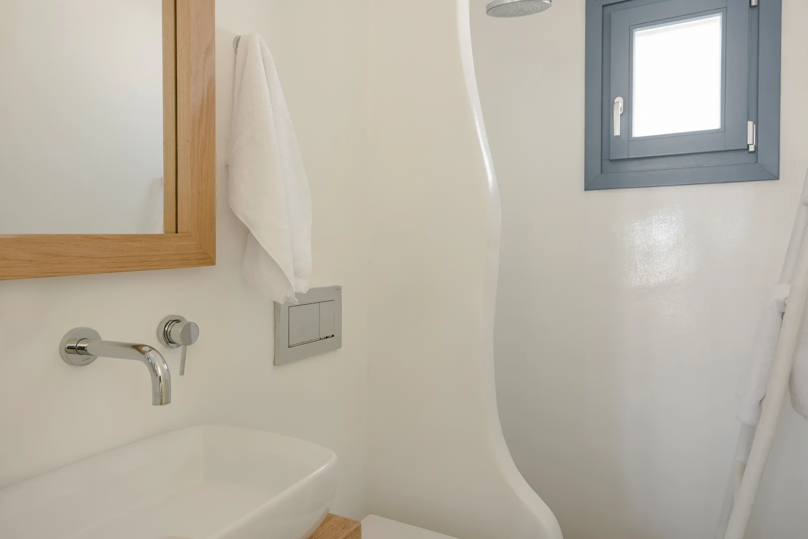 villa alyki paros shower