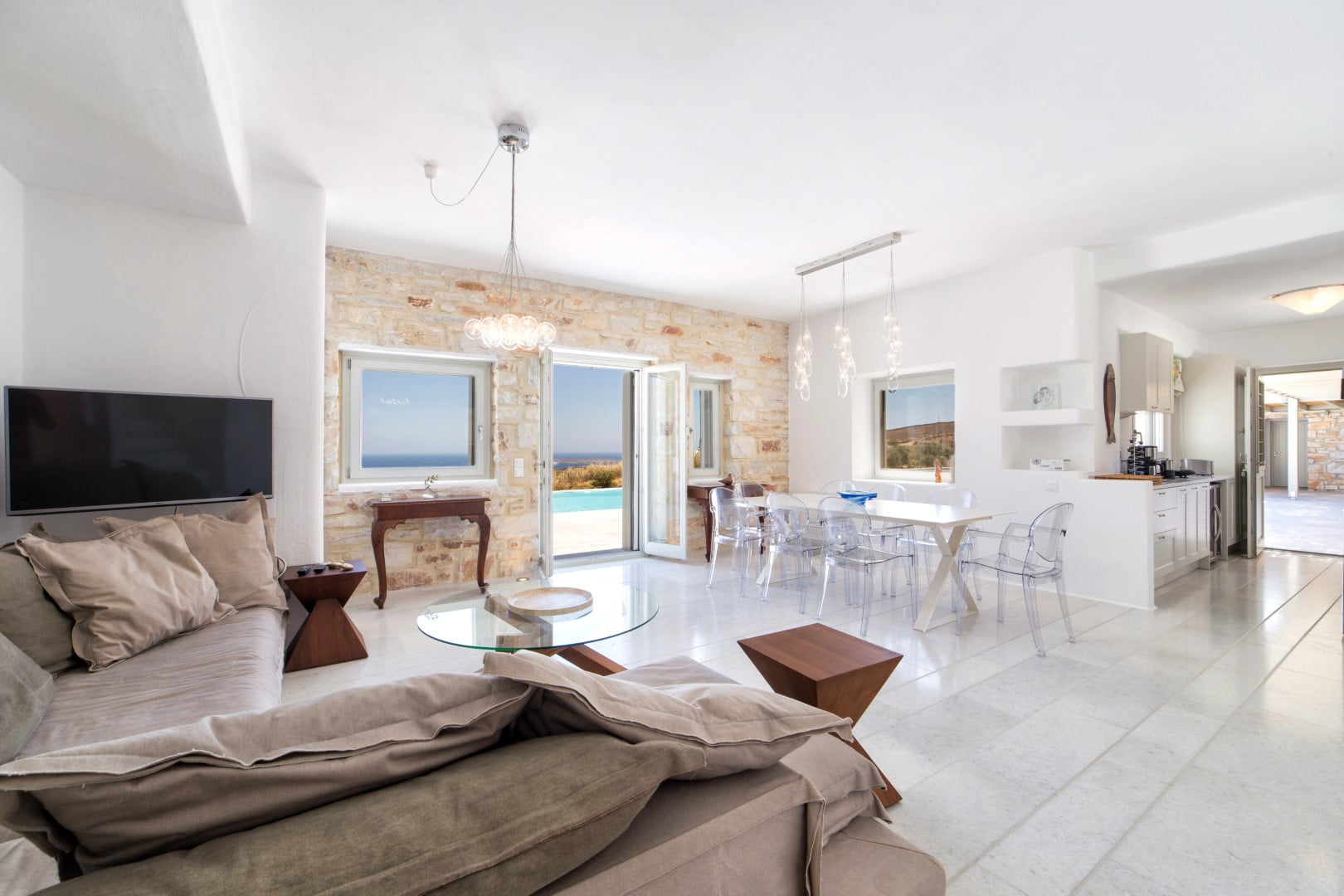 villa leo golden beach paros interior