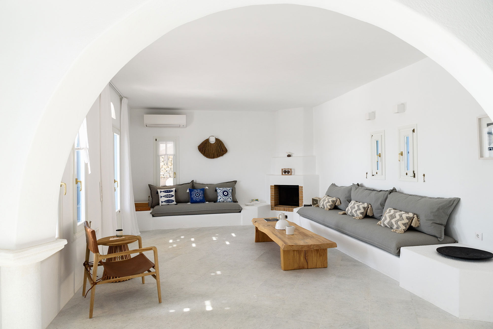 interior villa jasmina golden bay paros