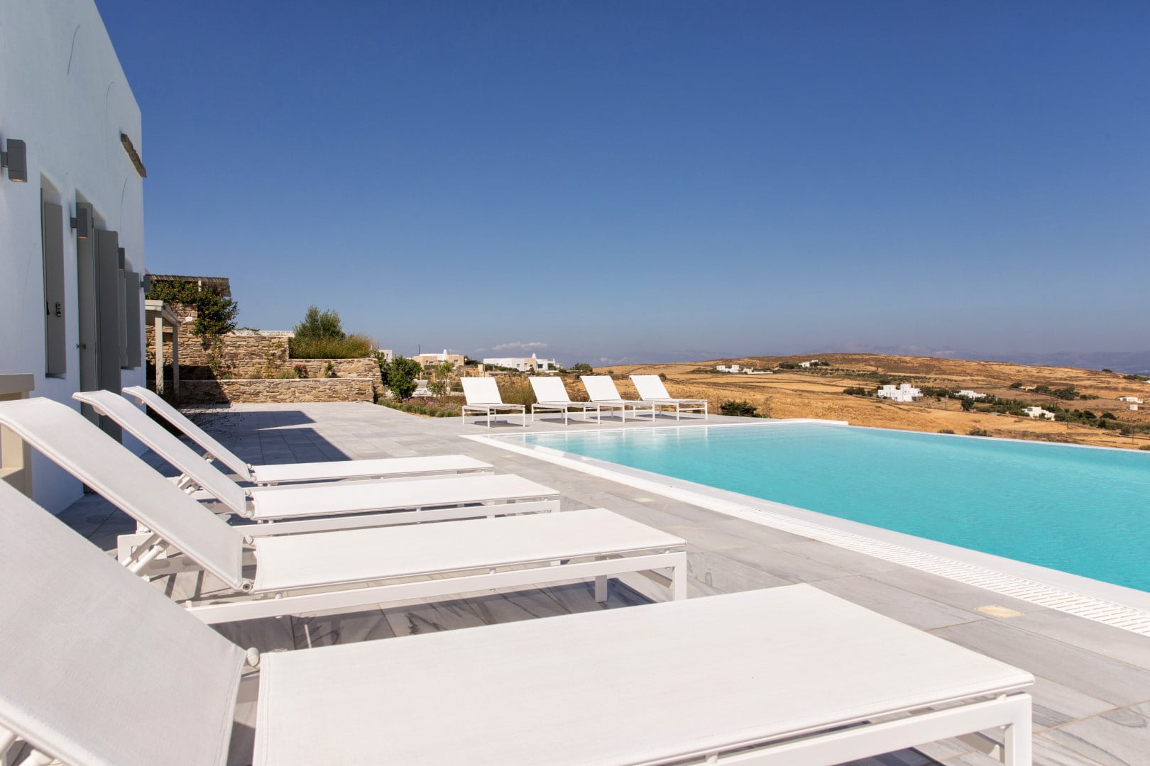 villa leo golden beach paros terrace