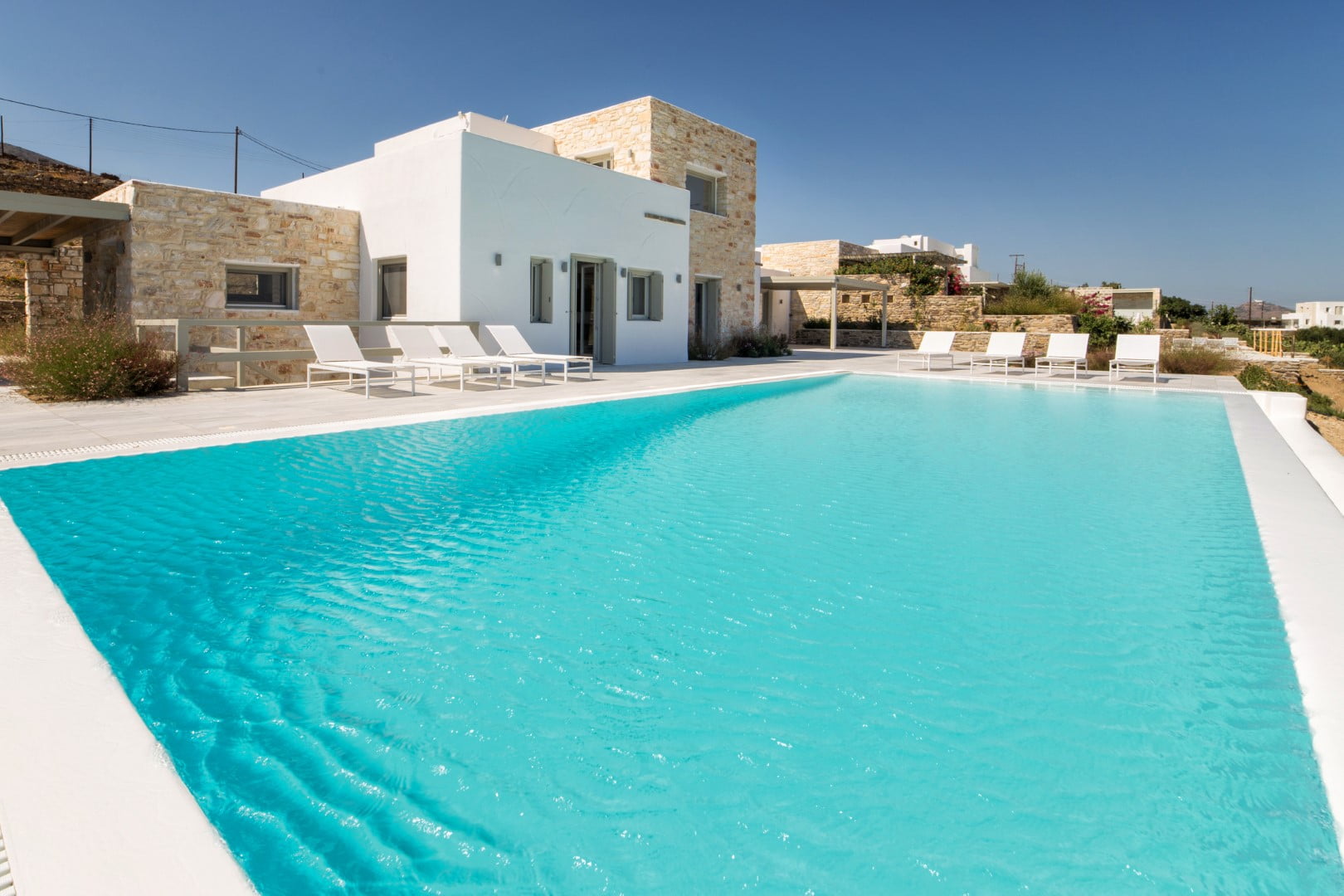 pool villa leo golden beach paros