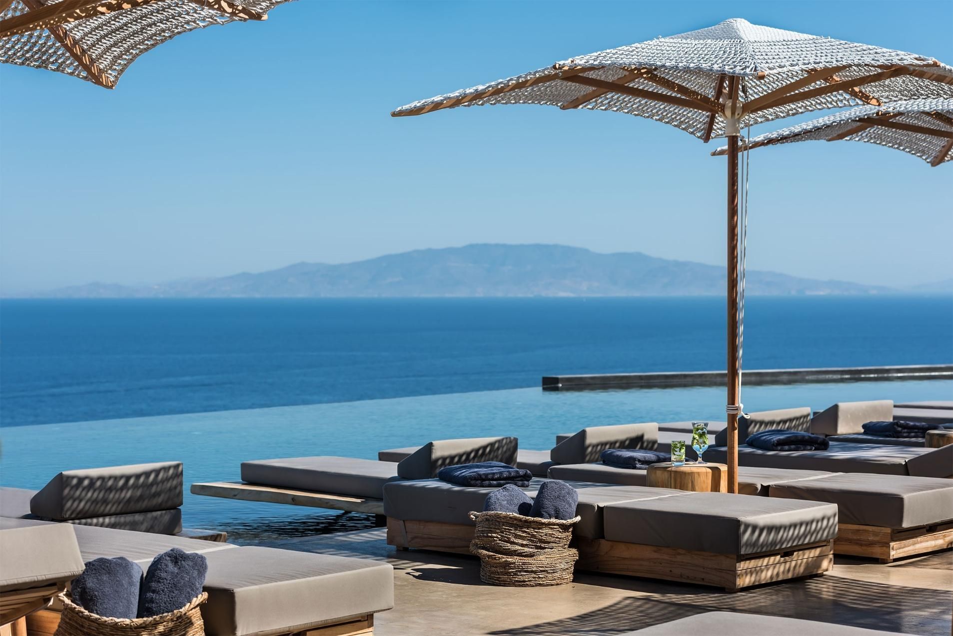santorini villas